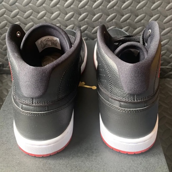 Jordan Access, Men's Size 10, Black / Gym Red-White, AR3762 001 Jumpman. NIB! - Picture 4 of 9